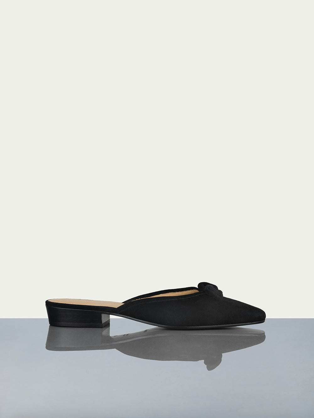 shoe side view alt:size